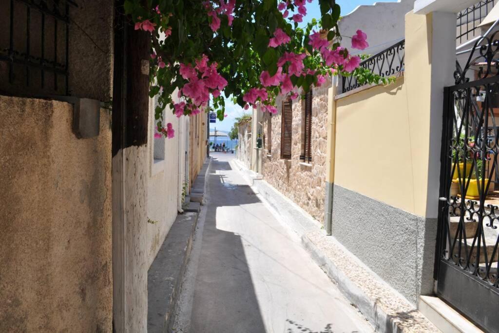 Κέντρο Αίγινα Ήσυχη Κατοικία90Τμ Δίπλα Στη Θάλασσα Exterior photo