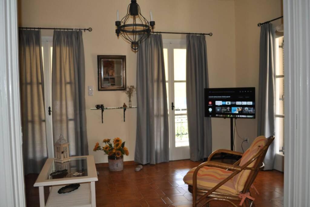 Κέντρο Αίγινα Ήσυχη Κατοικία90Τμ Δίπλα Στη Θάλασσα Exterior photo