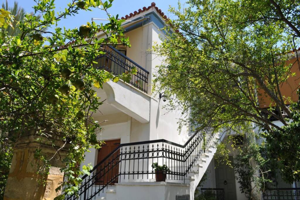 Κέντρο Αίγινα Ήσυχη Κατοικία90Τμ Δίπλα Στη Θάλασσα Exterior photo